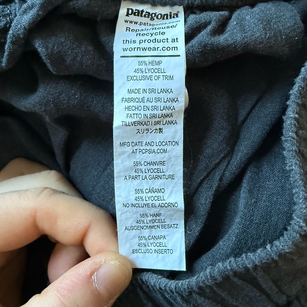 Patagonia Women’s Shorts | Charcoal Gray | Size S - Picture 4 of 4